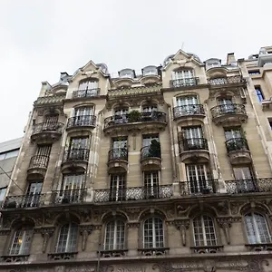Marais Proche Du Theatre Renard Parijs