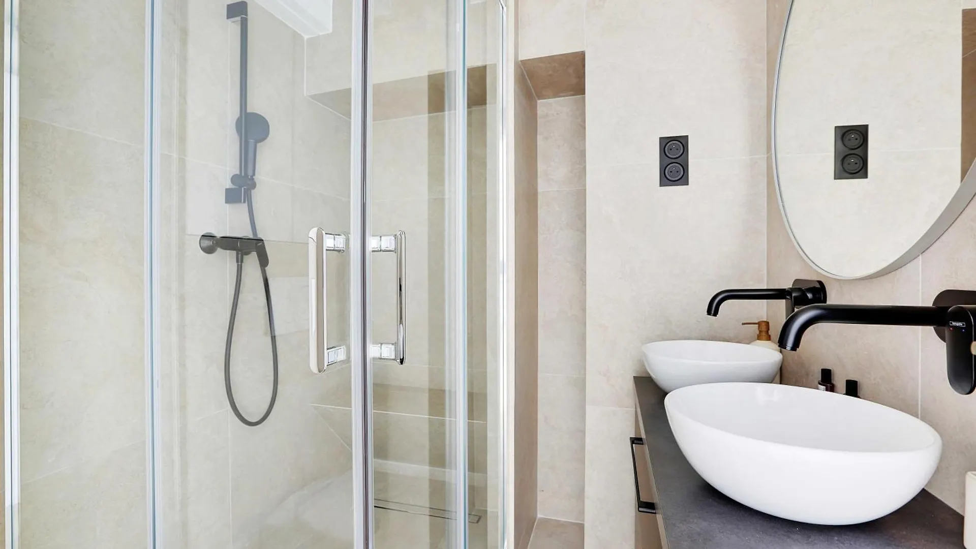 Cosy Ac Apartment Your Oasis Of Comfort Paris 0*,  France